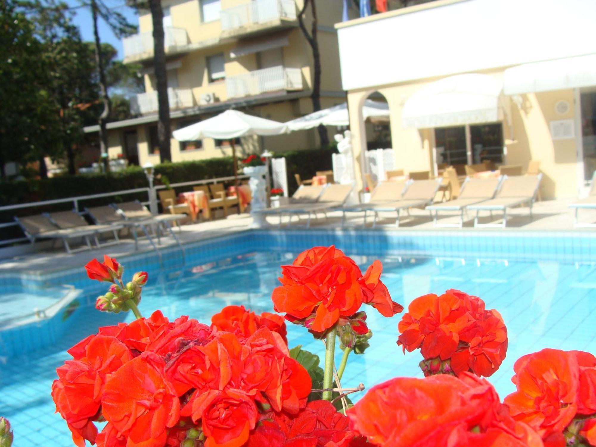 Hotel Villa Luisa Lignano Sabbiadoro Dış mekan fotoğraf
