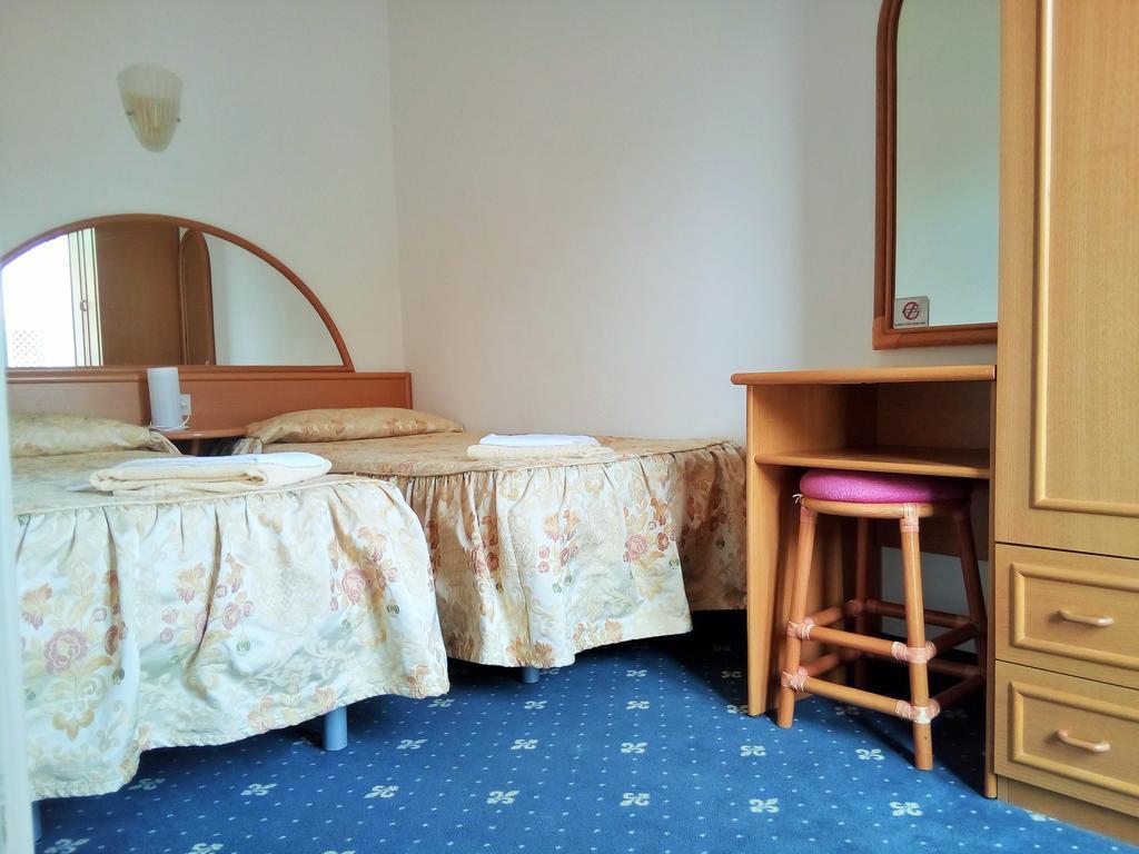 Hotel Villa Luisa Lignano Sabbiadoro Dış mekan fotoğraf