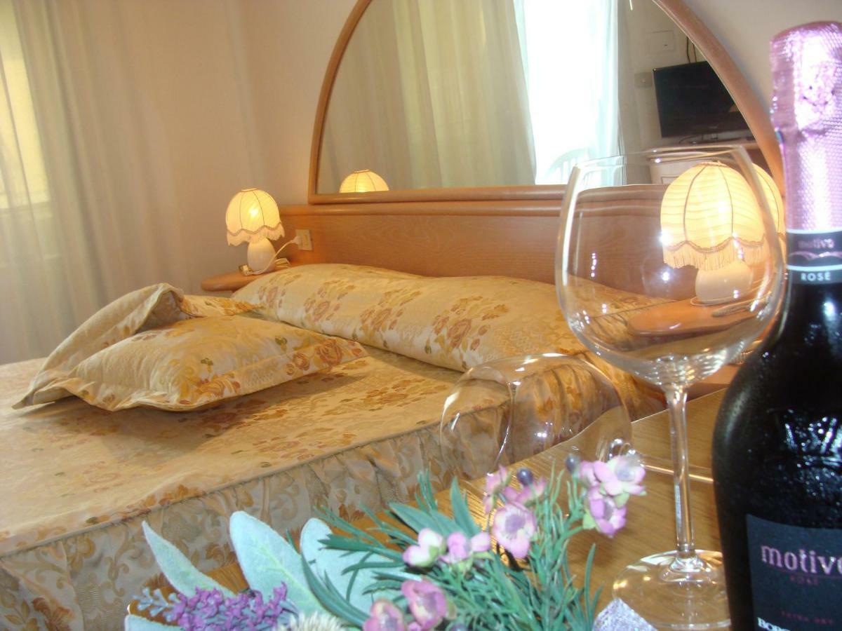 Hotel Villa Luisa Lignano Sabbiadoro Dış mekan fotoğraf
