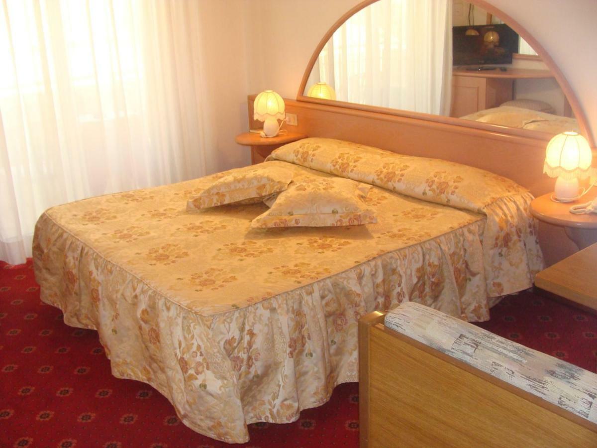 Hotel Villa Luisa Lignano Sabbiadoro Dış mekan fotoğraf